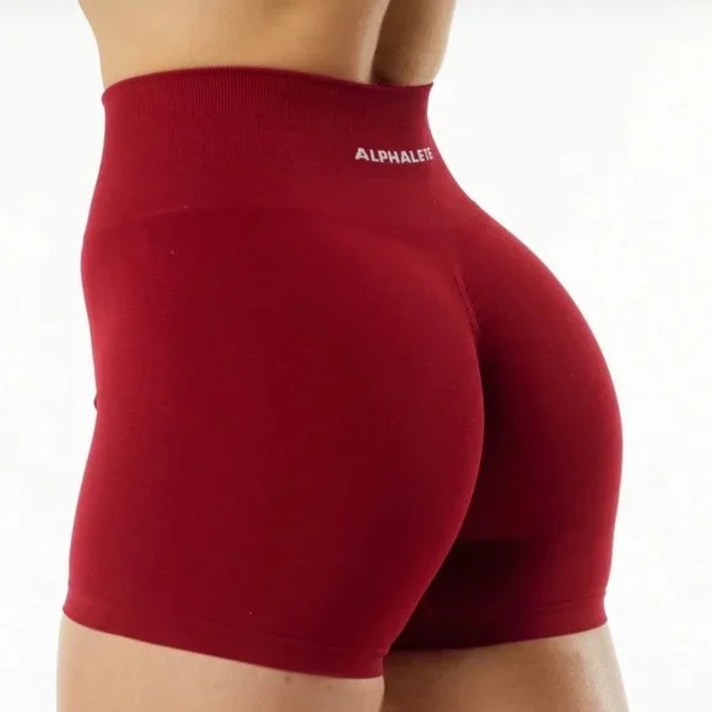 Alphalete amplify shorts scarlet